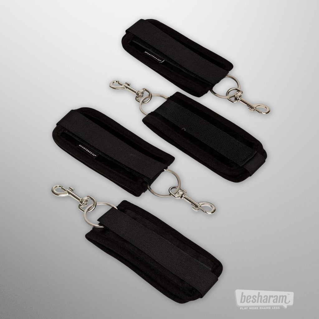 Sportsheets No Matter Where Restraint System cuff set with clips and metal rings