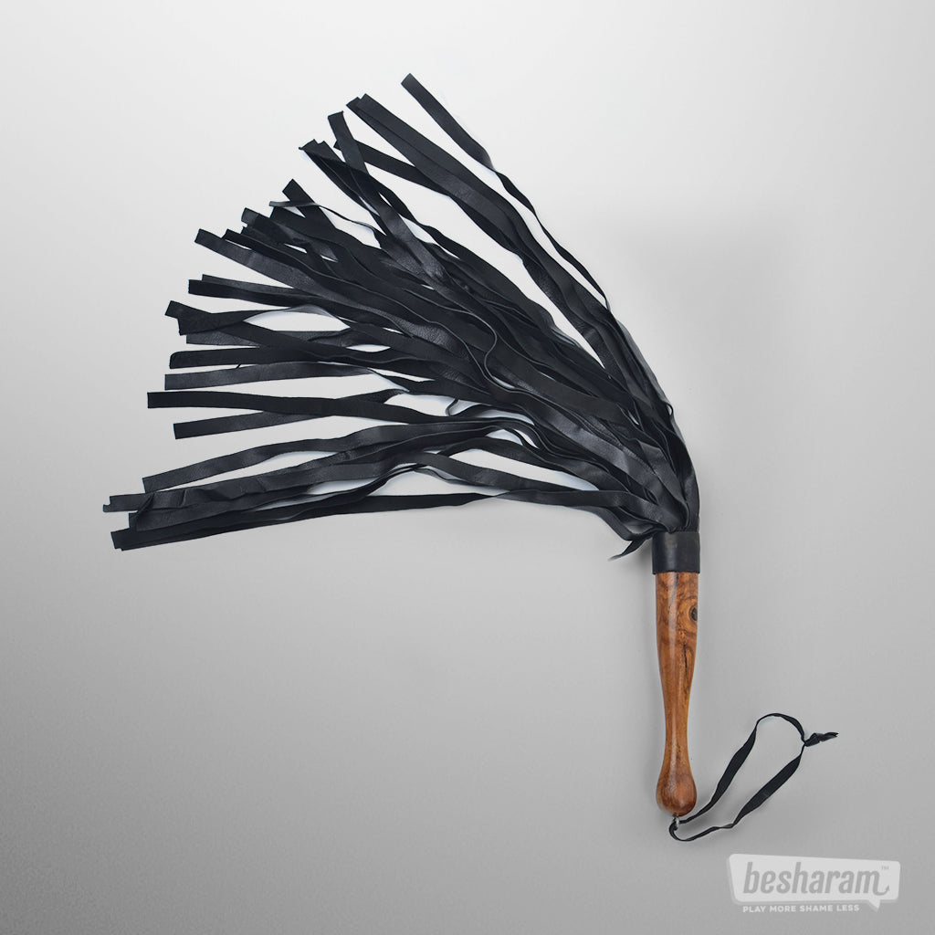 Rouge Wooden Handle Leather Flogger