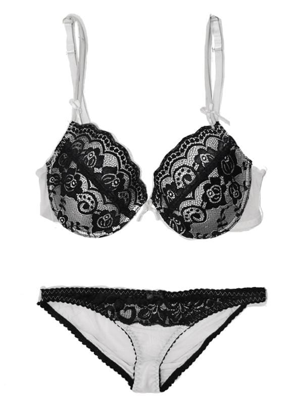 Sunny Leone Worn Lace Bra & Panties-IMbesharam.com