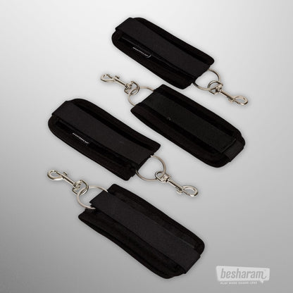 Sportsheets No Matter Where Restraint System cuff set with clips and metal rings