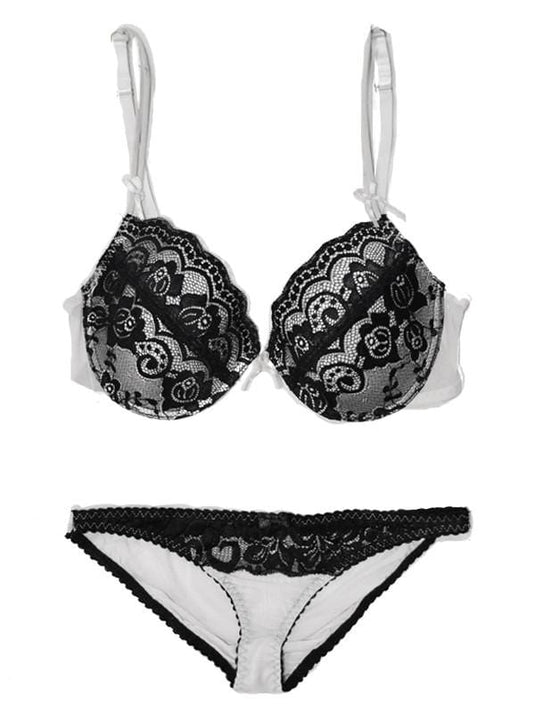 Sunny Leone Worn Lace Bra & Panties-IMbesharam.com